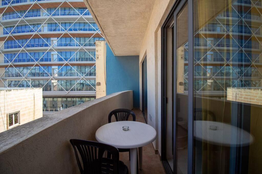 Modern Apt In The Heart Of Maltese Nightlife Saint Julian's Exterior photo